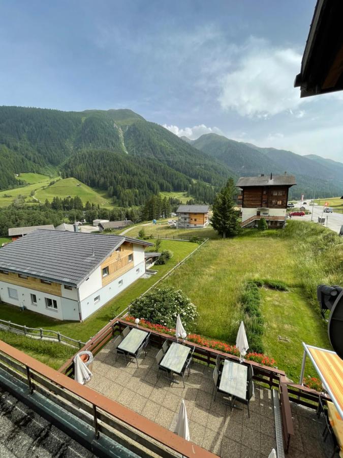 Hotel Restaurant Gommerhof Reckingen Bagian luar foto